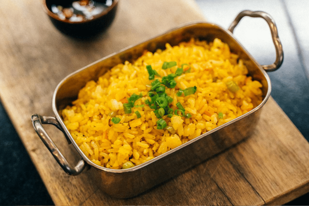 ilustrasi nasi goreng ayam Jepang (pexels.com/Anna Tarazevich)